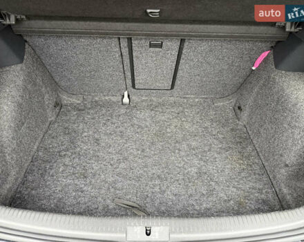 Черный Фольксваген Гольф, объемом двигателя 1.6 л и пробегом 160 тыс. км за 7500 $, фото 23 на Automoto.ua