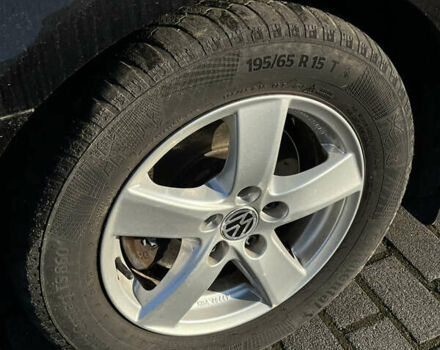 Черный Фольксваген Гольф, объемом двигателя 1.2 л и пробегом 243 тыс. км за 7700 $, фото 2 на Automoto.ua