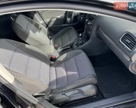 Черный Фольксваген Гольф, объемом двигателя 1.39 л и пробегом 155 тыс. км за 8900 $, фото 17 на Automoto.ua