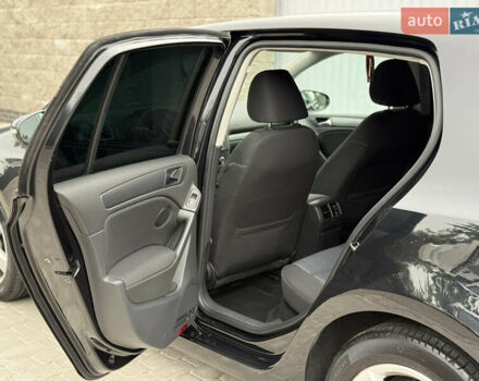 Черный Фольксваген Гольф, объемом двигателя 1.6 л и пробегом 160 тыс. км за 7500 $, фото 10 на Automoto.ua