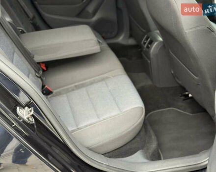 Черный Фольксваген Гольф, объемом двигателя 1.6 л и пробегом 160 тыс. км за 7500 $, фото 16 на Automoto.ua