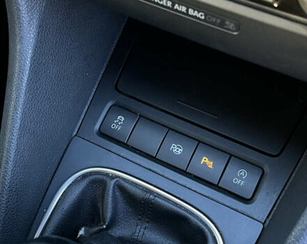 Черный Фольксваген Гольф, объемом двигателя 1.2 л и пробегом 243 тыс. км за 7700 $, фото 21 на Automoto.ua