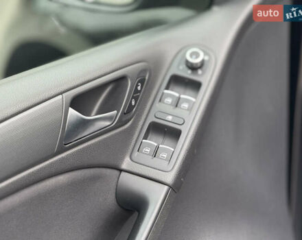 Черный Фольксваген Гольф, объемом двигателя 1.6 л и пробегом 160 тыс. км за 7500 $, фото 9 на Automoto.ua