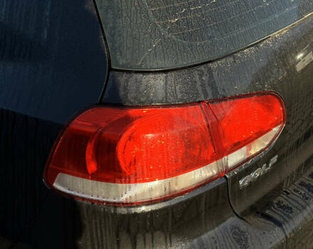 Черный Фольксваген Гольф, объемом двигателя 1.2 л и пробегом 243 тыс. км за 7700 $, фото 4 на Automoto.ua