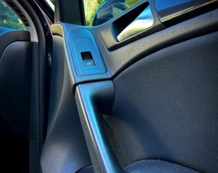 Черный Фольксваген Гольф, объемом двигателя 1.6 л и пробегом 237 тыс. км за 9500 $, фото 7 на Automoto.ua