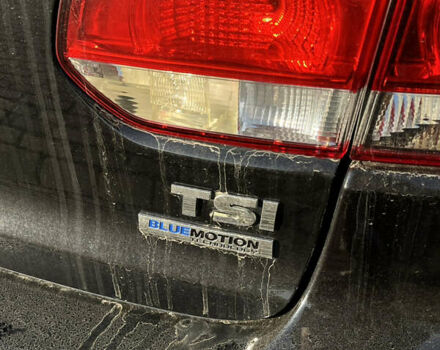 Черный Фольксваген Гольф, объемом двигателя 1.2 л и пробегом 243 тыс. км за 7700 $, фото 7 на Automoto.ua