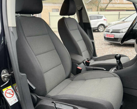 Черный Фольксваген Гольф, объемом двигателя 1.4 л и пробегом 184 тыс. км за 7499 $, фото 33 на Automoto.ua