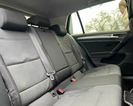 Черный Фольксваген Гольф, объемом двигателя 1.6 л и пробегом 186 тыс. км за 12700 $, фото 19 на Automoto.ua