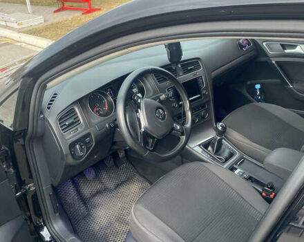 Чорний Фольксваген Гольф, об'ємом двигуна 1.6 л та пробігом 206 тис. км за 10000 $, фото 5 на Automoto.ua