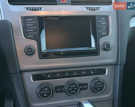 Чорний Фольксваген Гольф, об'ємом двигуна 1.4 л та пробігом 204 тис. км за 12399 $, фото 22 на Automoto.ua