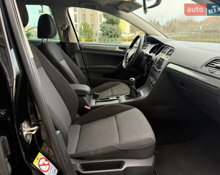 Черный Фольксваген Гольф, объемом двигателя 1.2 л и пробегом 185 тыс. км за 9700 $, фото 14 на Automoto.ua