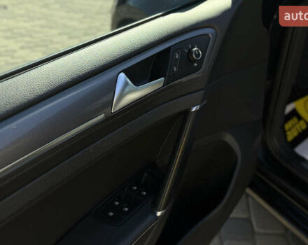 Черный Фольксваген Гольф, объемом двигателя 1.4 л и пробегом 179 тыс. км за 15300 $, фото 21 на Automoto.ua