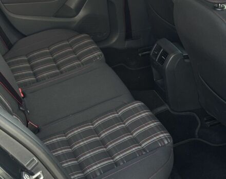 Чорний Фольксваген Гольф, об'ємом двигуна 2 л та пробігом 210 тис. км за 10999 $, фото 10 на Automoto.ua