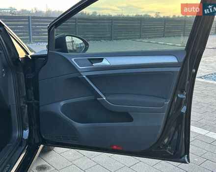 Чорний Фольксваген Гольф, об'ємом двигуна 1.4 л та пробігом 204 тис. км за 12399 $, фото 10 на Automoto.ua