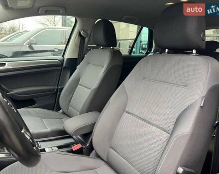 Черный Фольксваген Гольф, объемом двигателя 1.6 л и пробегом 186 тыс. км за 12700 $, фото 8 на Automoto.ua