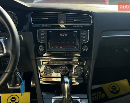 Черный Фольксваген Гольф, объемом двигателя 1.4 л и пробегом 179 тыс. км за 15300 $, фото 15 на Automoto.ua