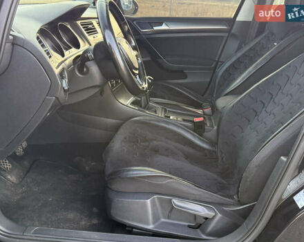 Черный Фольксваген Гольф, объемом двигателя 2 л и пробегом 361 тыс. км за 9600 $, фото 8 на Automoto.ua