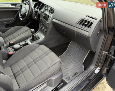 Черный Фольксваген Гольф, объемом двигателя 1.6 л и пробегом 248 тыс. км за 8700 $, фото 23 на Automoto.ua