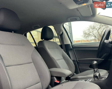 Черный Фольксваген Гольф, объемом двигателя 1.6 л и пробегом 186 тыс. км за 12700 $, фото 18 на Automoto.ua