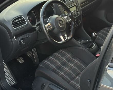Чорний Фольксваген Гольф, об'ємом двигуна 2 л та пробігом 210 тис. км за 10999 $, фото 7 на Automoto.ua