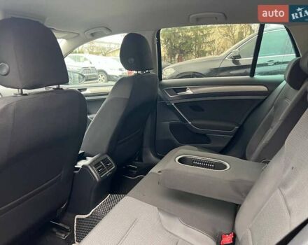 Черный Фольксваген Гольф, объемом двигателя 1.6 л и пробегом 186 тыс. км за 12700 $, фото 21 на Automoto.ua