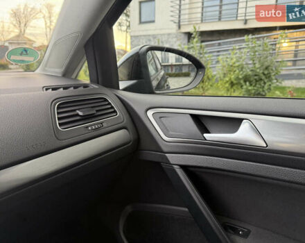 Черный Фольксваген Гольф, объемом двигателя 1.2 л и пробегом 185 тыс. км за 9700 $, фото 18 на Automoto.ua