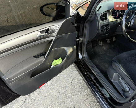 Черный Фольксваген Гольф, объемом двигателя 2 л и пробегом 361 тыс. км за 9600 $, фото 6 на Automoto.ua