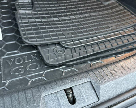 Черный Фольксваген Гольф, объемом двигателя 1.6 л и пробегом 299 тыс. км за 11500 $, фото 37 на Automoto.ua