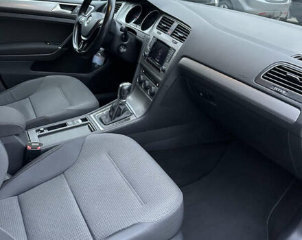 Черный Фольксваген Гольф, объемом двигателя 1.6 л и пробегом 299 тыс. км за 11500 $, фото 27 на Automoto.ua