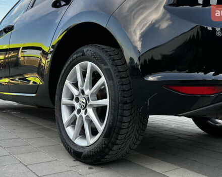 Черный Фольксваген Гольф, объемом двигателя 1.6 л и пробегом 258 тыс. км за 10300 $, фото 38 на Automoto.ua