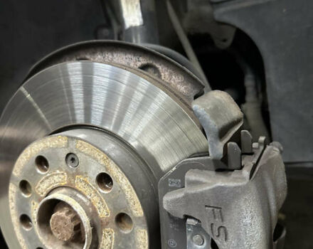 Черный Фольксваген Гольф, объемом двигателя 1.6 л и пробегом 299 тыс. км за 11500 $, фото 44 на Automoto.ua