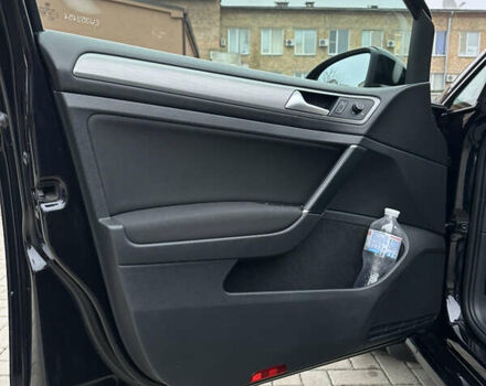 Черный Фольксваген Гольф, объемом двигателя 1.6 л и пробегом 299 тыс. км за 11500 $, фото 20 на Automoto.ua