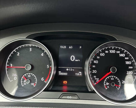 Черный Фольксваген Гольф, объемом двигателя 1.6 л и пробегом 299 тыс. км за 11500 $, фото 49 на Automoto.ua