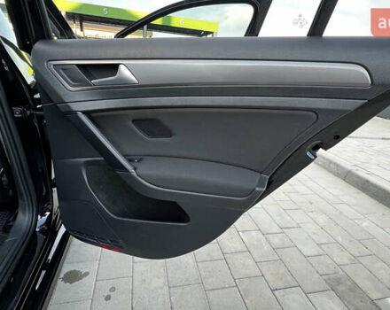 Черный Фольксваген Гольф, объемом двигателя 1.6 л и пробегом 258 тыс. км за 10300 $, фото 60 на Automoto.ua