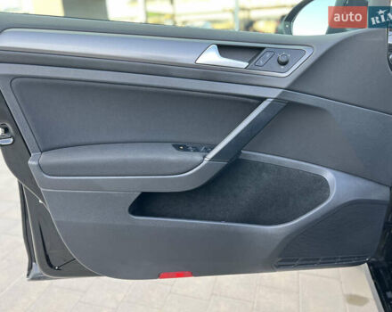 Черный Фольксваген Гольф, объемом двигателя 1.6 л и пробегом 258 тыс. км за 10300 $, фото 68 на Automoto.ua