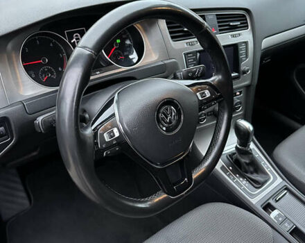 Черный Фольксваген Гольф, объемом двигателя 1.6 л и пробегом 299 тыс. км за 11500 $, фото 24 на Automoto.ua