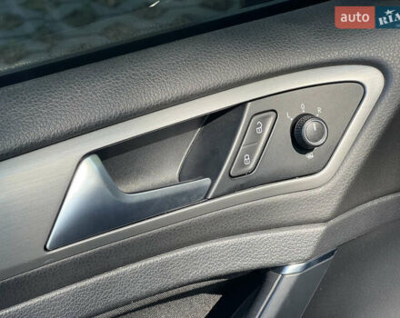 Чорний Фольксваген Гольф, об'ємом двигуна 1.6 л та пробігом 240 тис. км за 11600 $, фото 28 на Automoto.ua