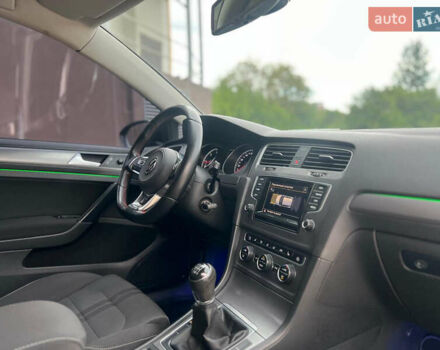 Черный Фольксваген Гольф, объемом двигателя 1.6 л и пробегом 274 тыс. км за 9950 $, фото 19 на Automoto.ua