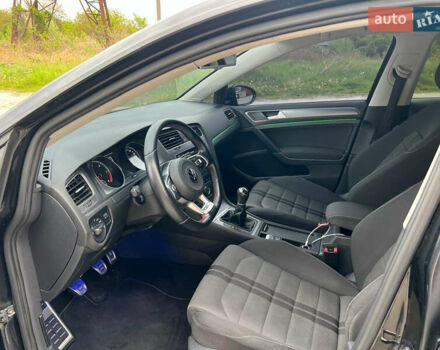 Черный Фольксваген Гольф, объемом двигателя 1.6 л и пробегом 274 тыс. км за 9950 $, фото 23 на Automoto.ua