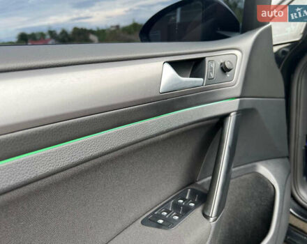 Черный Фольксваген Гольф, объемом двигателя 1.6 л и пробегом 274 тыс. км за 9950 $, фото 24 на Automoto.ua