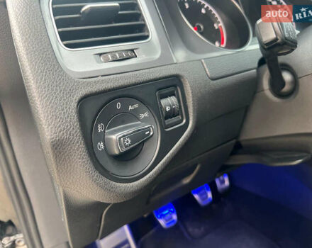 Черный Фольксваген Гольф, объемом двигателя 1.6 л и пробегом 274 тыс. км за 9950 $, фото 15 на Automoto.ua