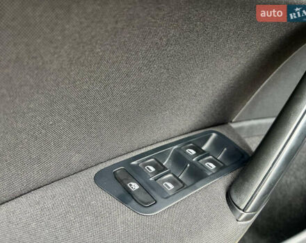 Черный Фольксваген Гольф, объемом двигателя 1.6 л и пробегом 274 тыс. км за 9950 $, фото 17 на Automoto.ua