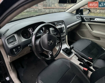 Черный Фольксваген Гольф, объемом двигателя 2 л и пробегом 145 тыс. км за 10950 $, фото 31 на Automoto.ua