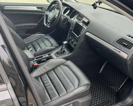 Черный Фольксваген Гольф, объемом двигателя 0 л и пробегом 39 тыс. км за 11500 $, фото 4 на Automoto.ua