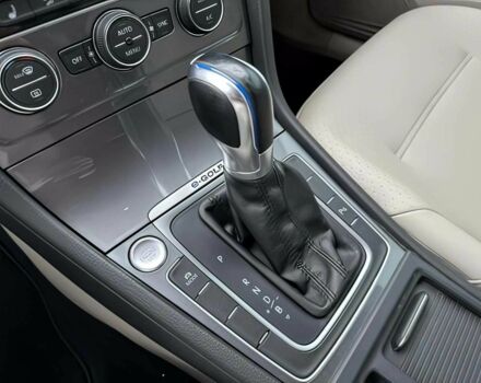 Черный Фольксваген Гольф, объемом двигателя 0 л и пробегом 76 тыс. км за 8300 $, фото 7 на Automoto.ua