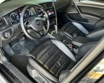 Черный Фольксваген Гольф, объемом двигателя 0 л и пробегом 84 тыс. км за 12500 $, фото 5 на Automoto.ua