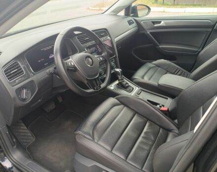 Фольксваген Гольф 2017 в Полтаве на Automoto.ua Черный Фольксваген Гольф, объемом двигателя 0 л и пробегом 120 тыс. км за 16500 $, фото 7 на Automoto.ua