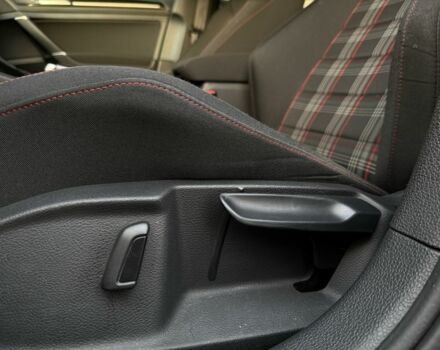 Чорний Фольксваген Гольф, об'ємом двигуна 2 л та пробігом 130 тис. км за 13900 $, фото 21 на Automoto.ua