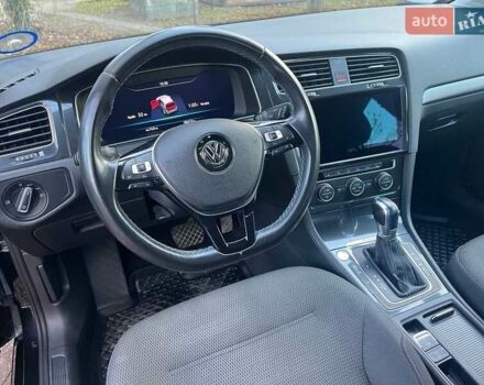 Черный Фольксваген Гольф, объемом двигателя 0 л и пробегом 106 тыс. км за 15200 $, фото 2 на Automoto.ua