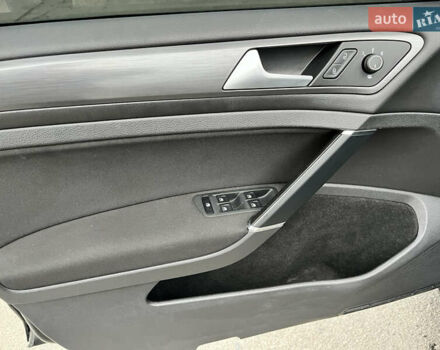 Черный Фольксваген Гольф, объемом двигателя 1.8 л и пробегом 116 тыс. км за 13500 $, фото 32 на Automoto.ua